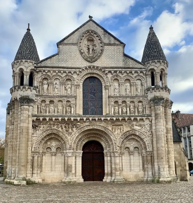 Photo du parcours Poitiers à travers ses monuments